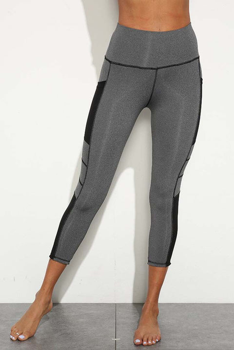 Ultimate Fit sportlegging in grijs met een hoge taille en zwarte stiksels en accenten